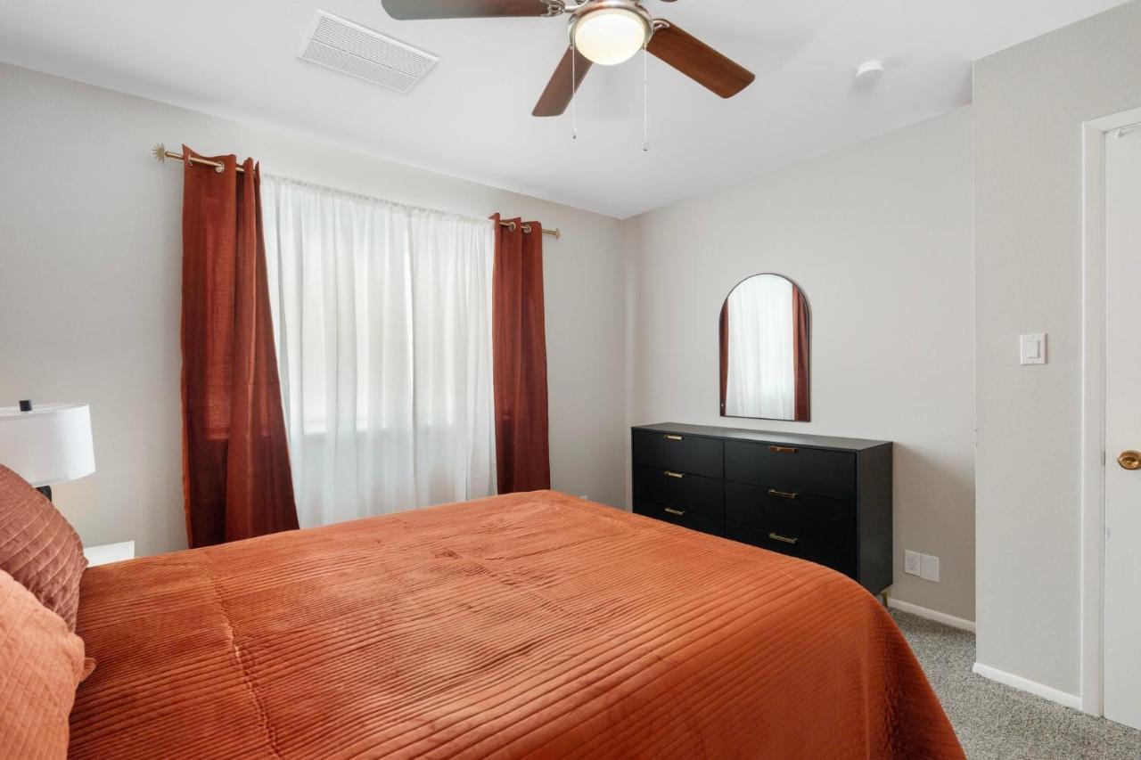 Cozy-Perfect Location-Private Pool-Heat Optional- Spring Training-Gcu Villa Phoenix Buitenkant foto